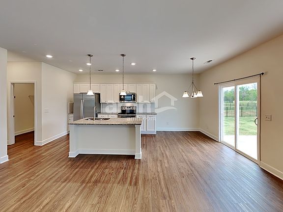 5th image of 608 Drema Ct