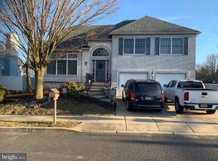 101 Stone Henge Dr, Logan Township, NJ 08085