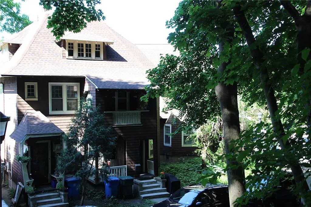 3 bed, 1800 sqft, $1,975 — Photo 2