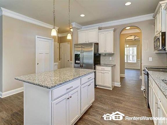 5th image of 498 Carolina Oaks Ave