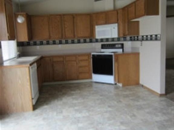 3rd image of 624 E Florida Ave