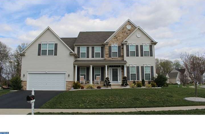 2nd image of 600 Marilyn Ct