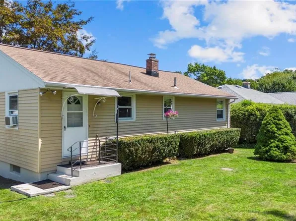 12 Cozy Lane, Waterbury, CT 06706