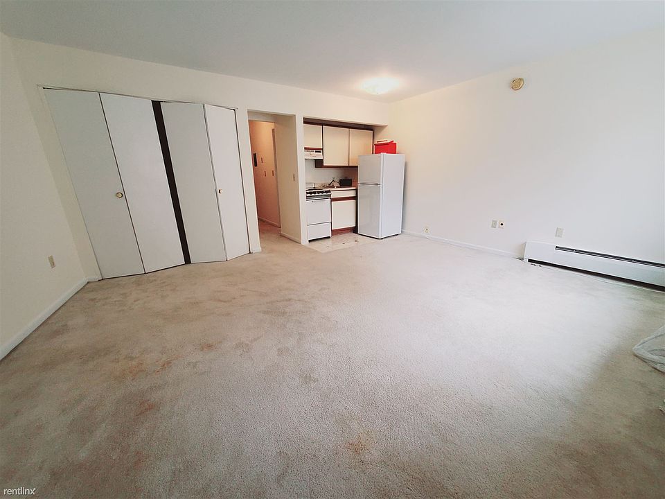 2nd image of 960 Hope St APT 3I