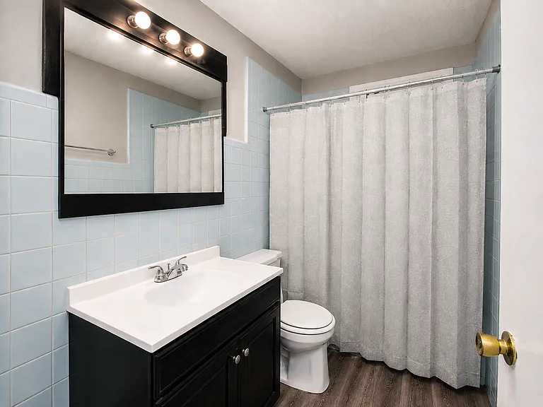 1502 Woodmere Dr — Photo 9