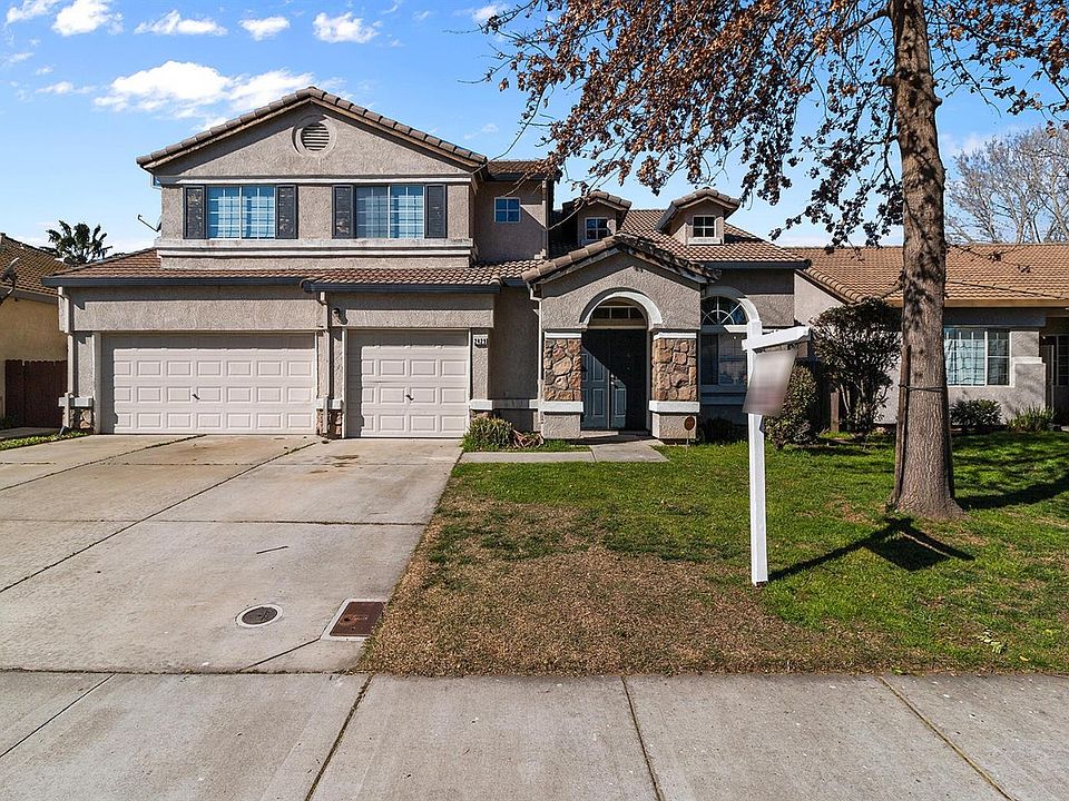 2nd image of 2429 Shell Ct