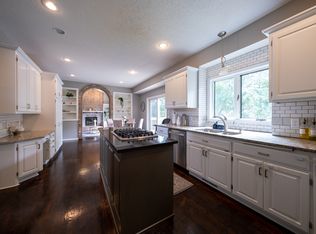 15016 Willa Ct, Burnsville, MN 55306
