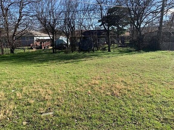 5th image of 4604 Reed St