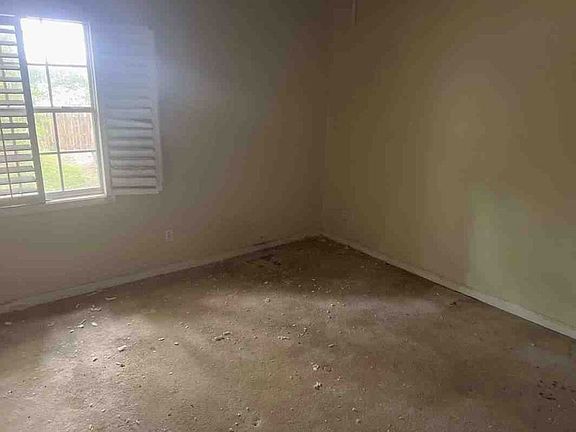 4th image of 169 Candle Brook Dr
