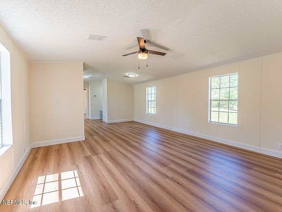 3rd image of 4954 MARGUERITE Street