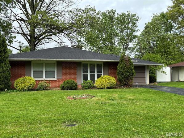 213 Todd Ln, Belleville, IL 62221