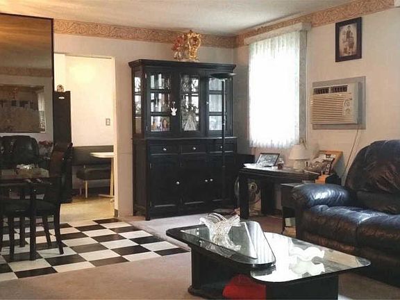3rd image of 251-61 61st Ave #687
