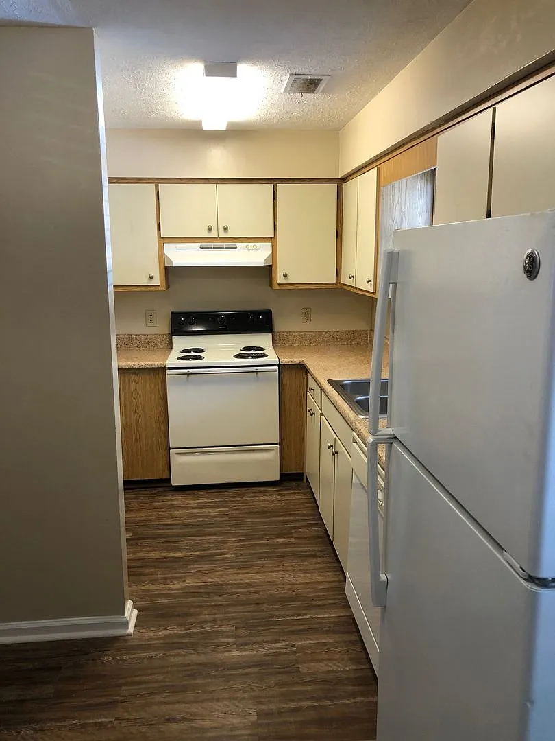 r3251 — Photo 3