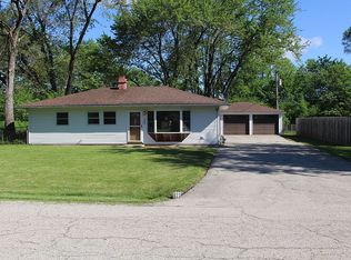 2304 Manor Ln, McHenry, IL 60051