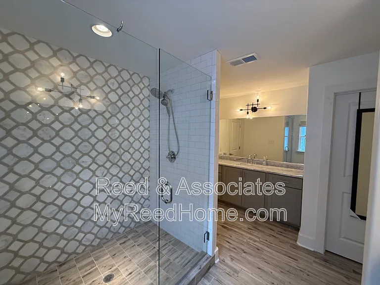 1080 Blythe St — Photo 18