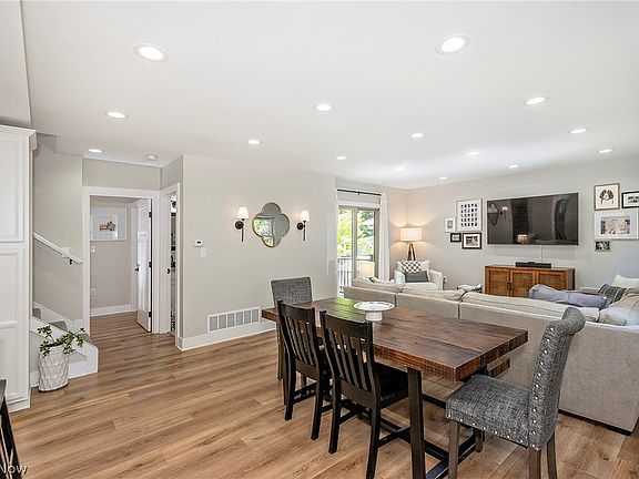 3rd image of 590 Glen Park Dr