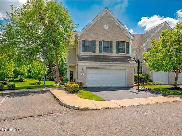 8 Fells Drive, Manalapan, NJ 07726