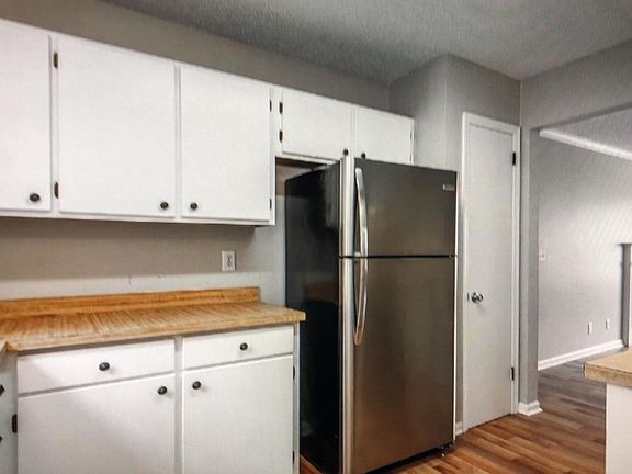 4th image of 206 Cliftview Dr #A