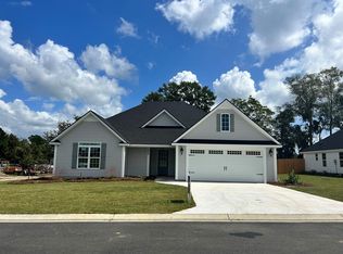 3953 Landings Cir, Hahira, GA 31632