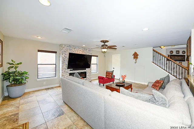 15922 Tampke Pl — Photo 6