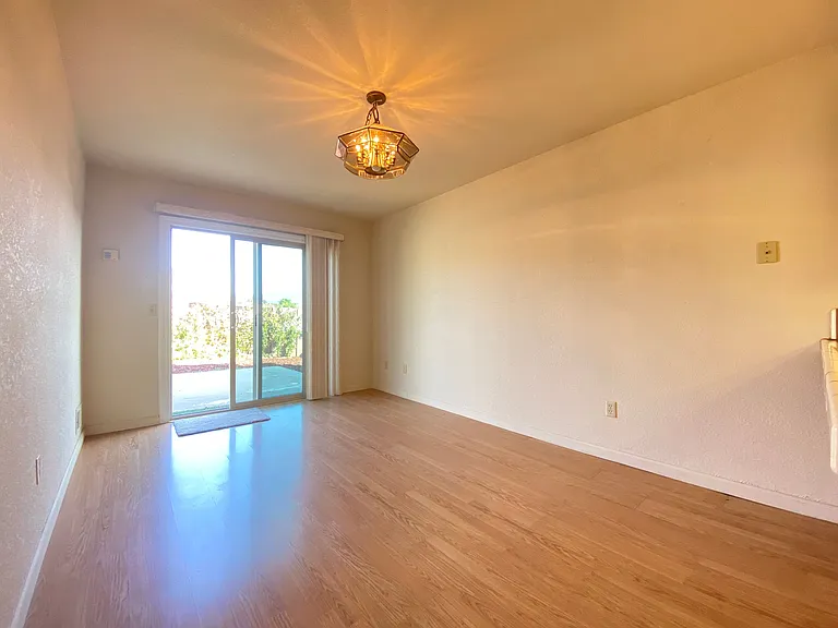 500 Cloudview Dr — Photo 9