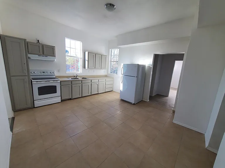 1438 W Ridgewood Ct #201 — Photo 9