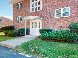 20A Day St #2, Waltham, MA 02453