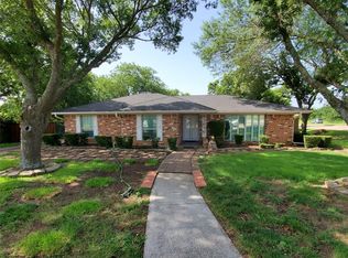 102 Bailey Dr, Desoto, TX 75115