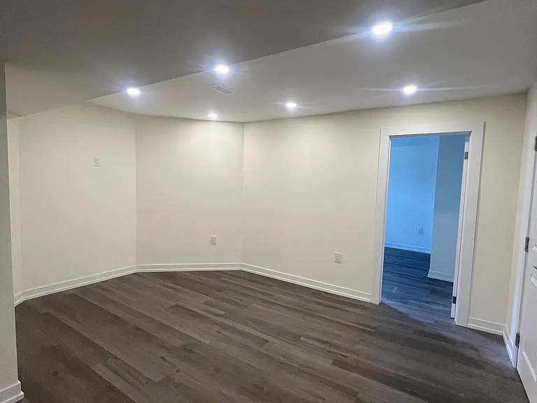 4 Lafleur Ct — Photo 2