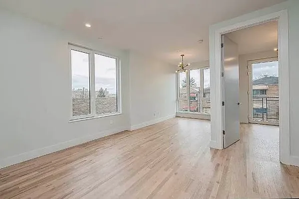 Rented by REQCENTER LLC | media 8