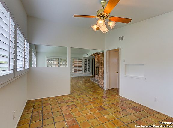 5th image of 111 Danube Dr