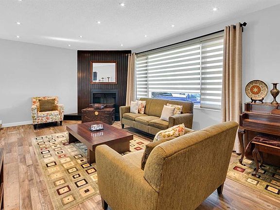 2nd image of 549 W Rundleville Pl NE
