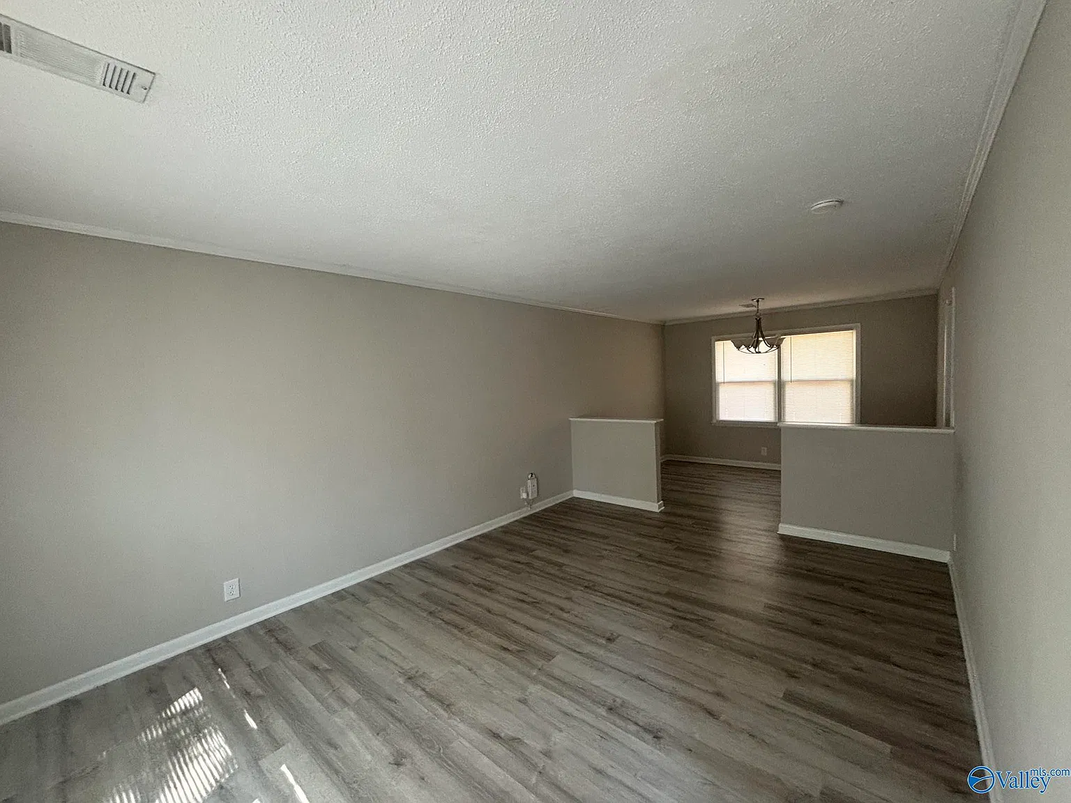4 bed, 2.5 bath, 1910 sqft, $2,250 — Photo 4