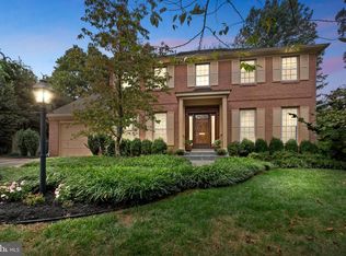 7102 Old Gate Rd, Rockville, MD 20852