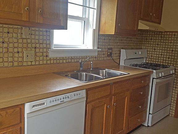 5th image of 105 N Ardmore Ave