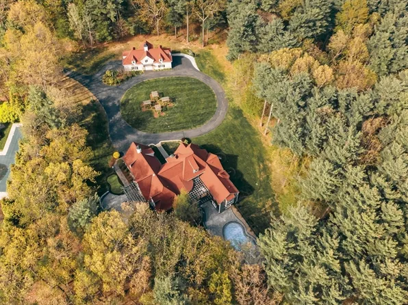 97 Fox Run Rd, Bolton, MA 01740