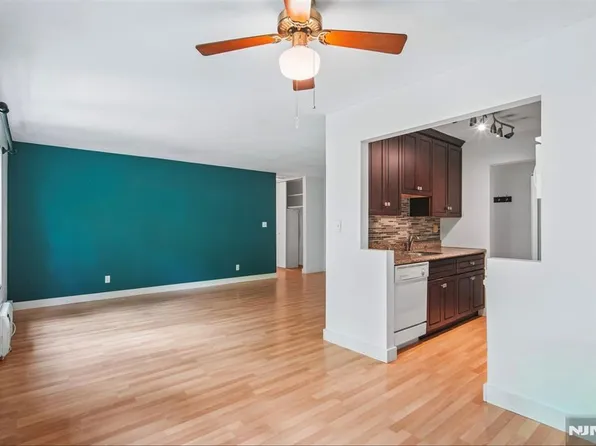 100 Pierson Miller Dr APT F21, Pompton Lakes, NJ 07442