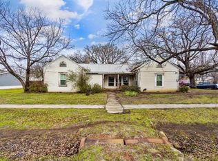 202 N Main St, Gordon, TX 76453