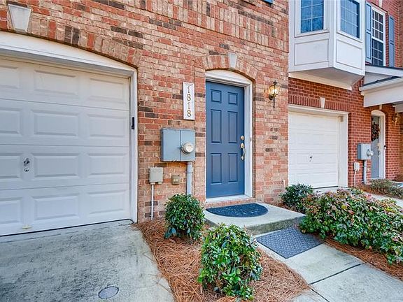3rd image of 1818 Dunrobin Dr SE #35