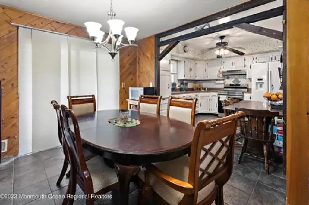 4 bed, 2000 sqft, $3,450 — Photo 4