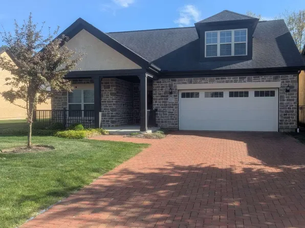 927 Pinnacle Club Dr, Grove City, OH 43123