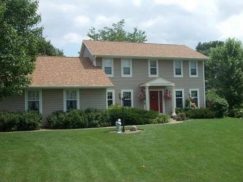 2nd image of 1415 Valley Ln