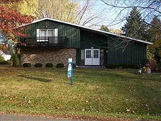 2nd image of 911 Martin Dr