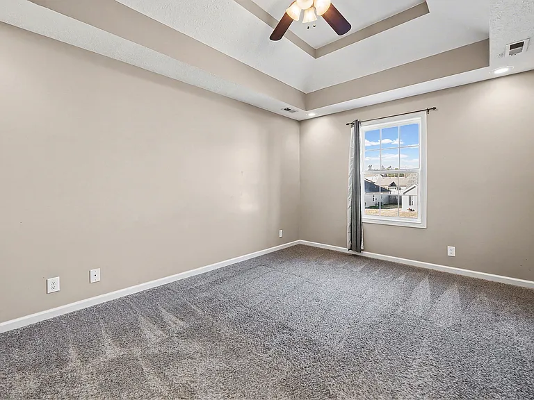 1304 Freedom Dr — Photo 15