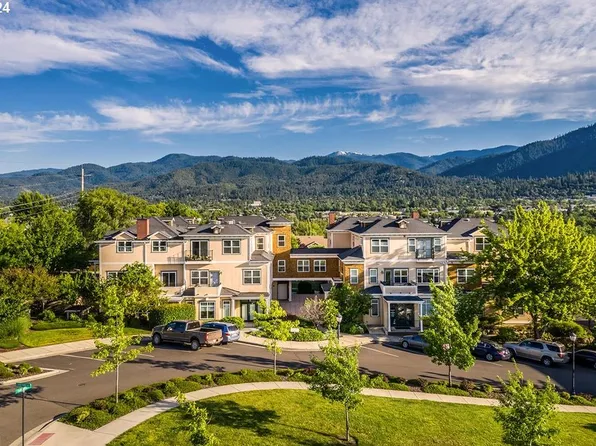 622 Fair Oaks Ct, Ashland, OR 97520