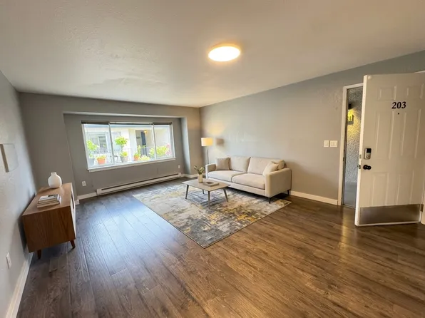502 S Cloverdale St APT 202, Seattle, WA 98108
