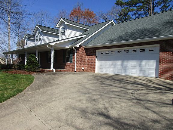 3rd image of 108 Victor Dr
