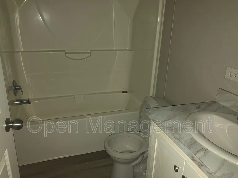 2700 Brookpark Rd #116 — Photo 8