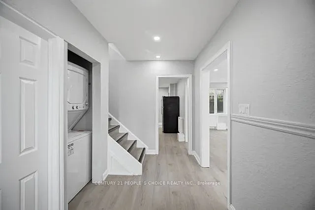 249 Burnhamthorpe Rd #-MAIN — Photo 6