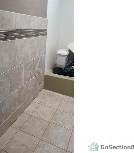 2nd image of 17 Daytona St #2